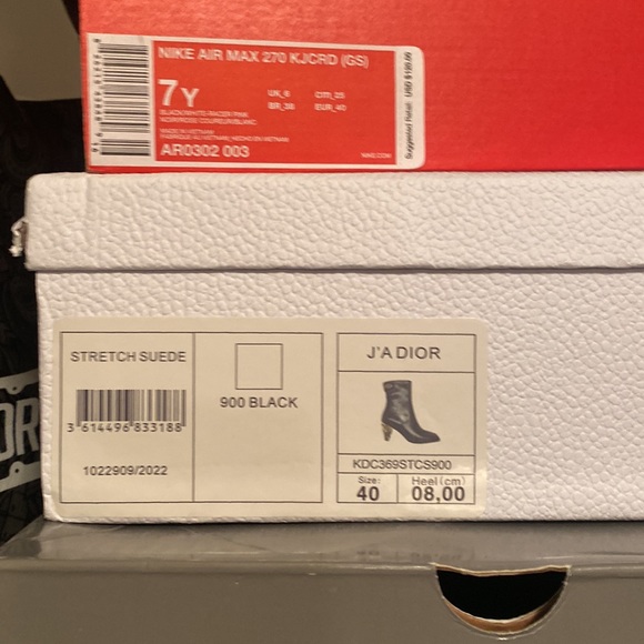 Christian Dior black boot with gold heel only worn once. Great condition - Picture 7 of 7